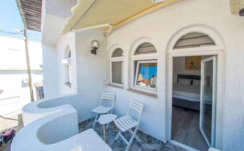 View (from property/room), Balcony/Terrace, Seating area