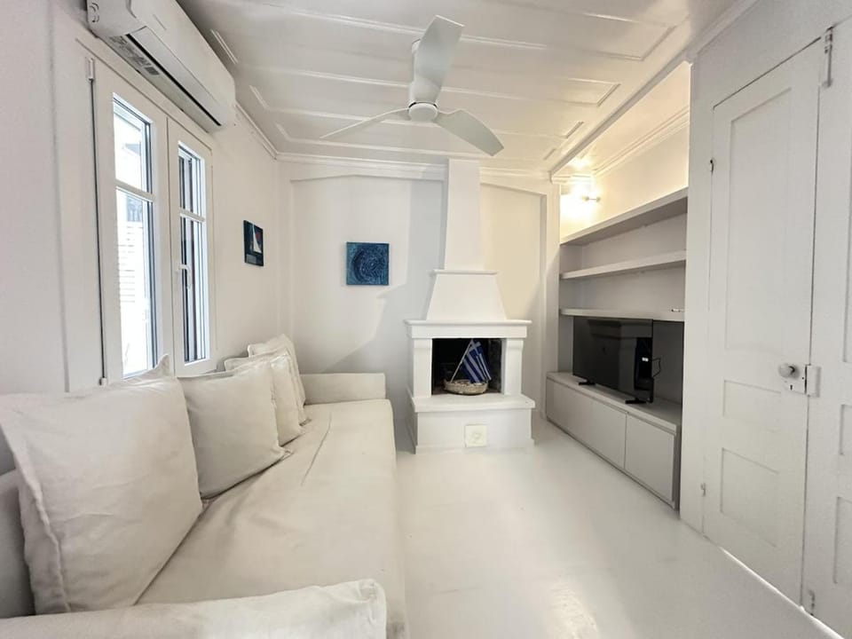 Sapfous 10 - 2 bedroom central apartment Apartment in Lefkada