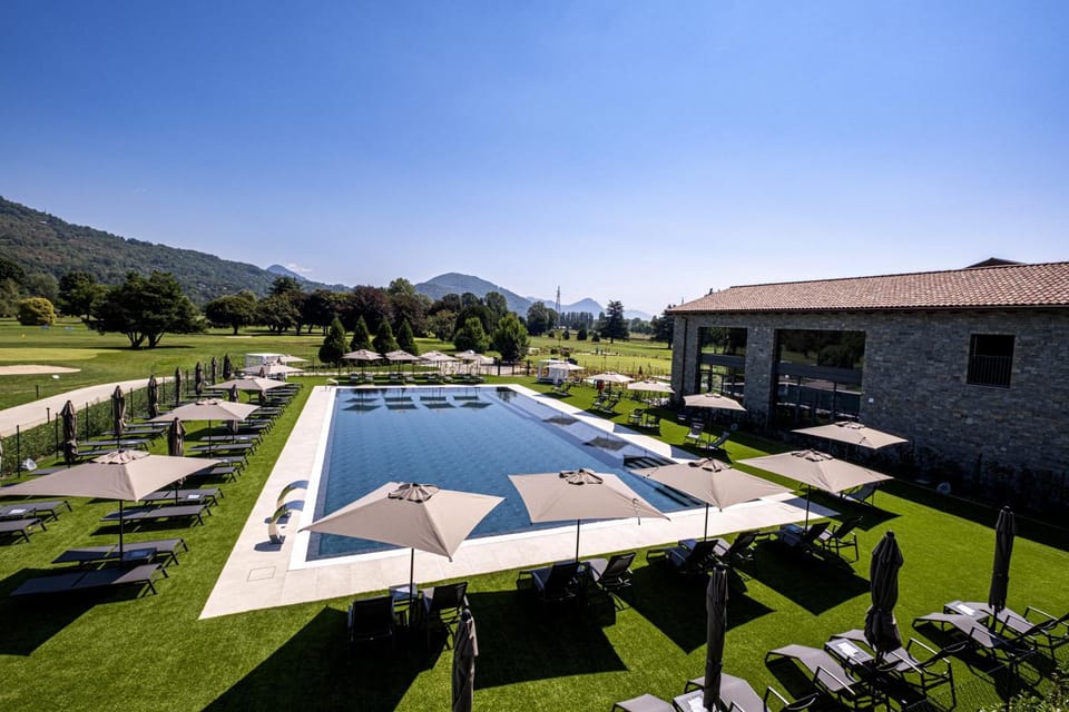 Mountain view, Pool view, sunbed