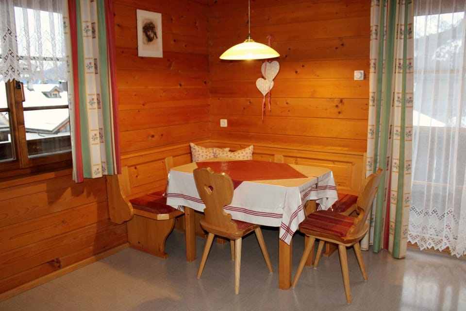 TV and multimedia, Balcony/Terrace, Seating area, Dining area