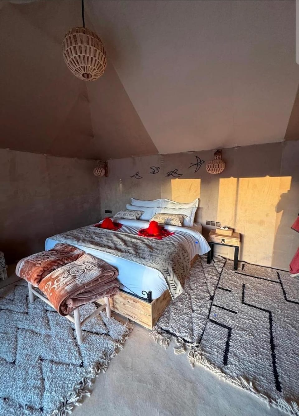 Bed, Photo of the whole room, Bedroom