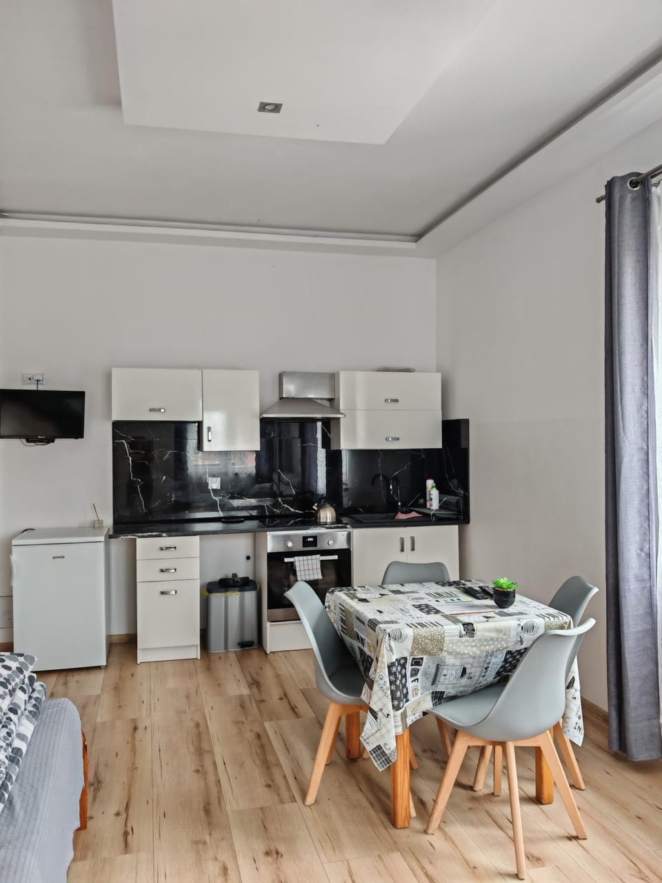 Property building, Communal kitchen, stove, kitchen