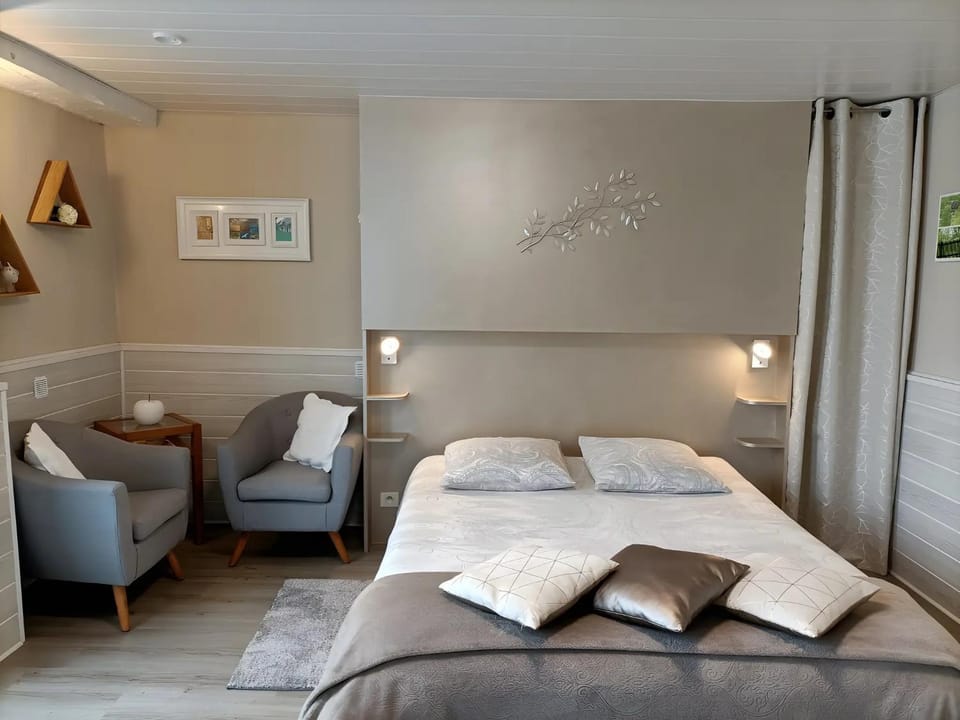 Living room, Bedroom