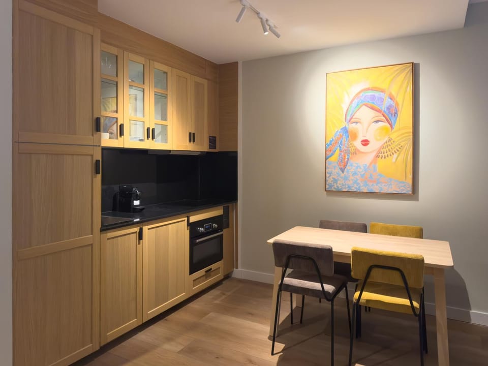 Kitchen or kitchenette, Dining area, kitchen