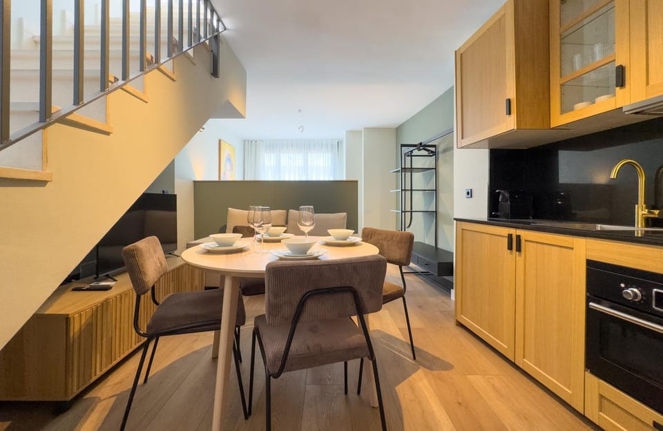 Dining area, kitchen