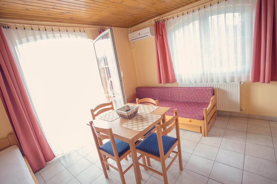 Hajdúböszörményi Termálkemping és Apartman Apartment in Hungary