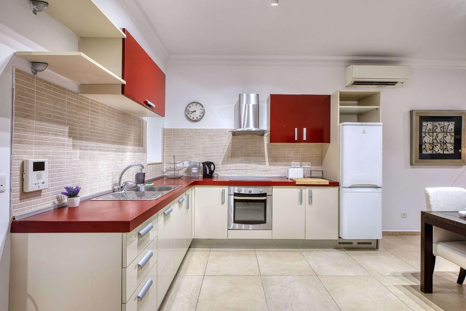 Fort Cambridge Sliema 1BDR Apartment in Sliema