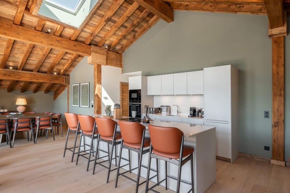 Dining area, kitchen