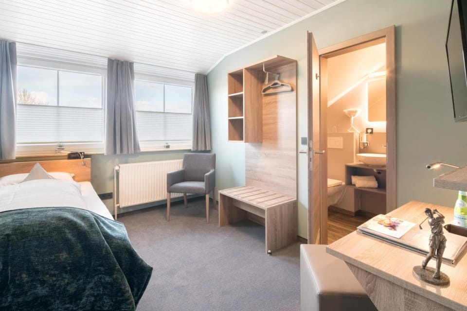 Bed, Photo of the whole room, Bedroom, hair dresser