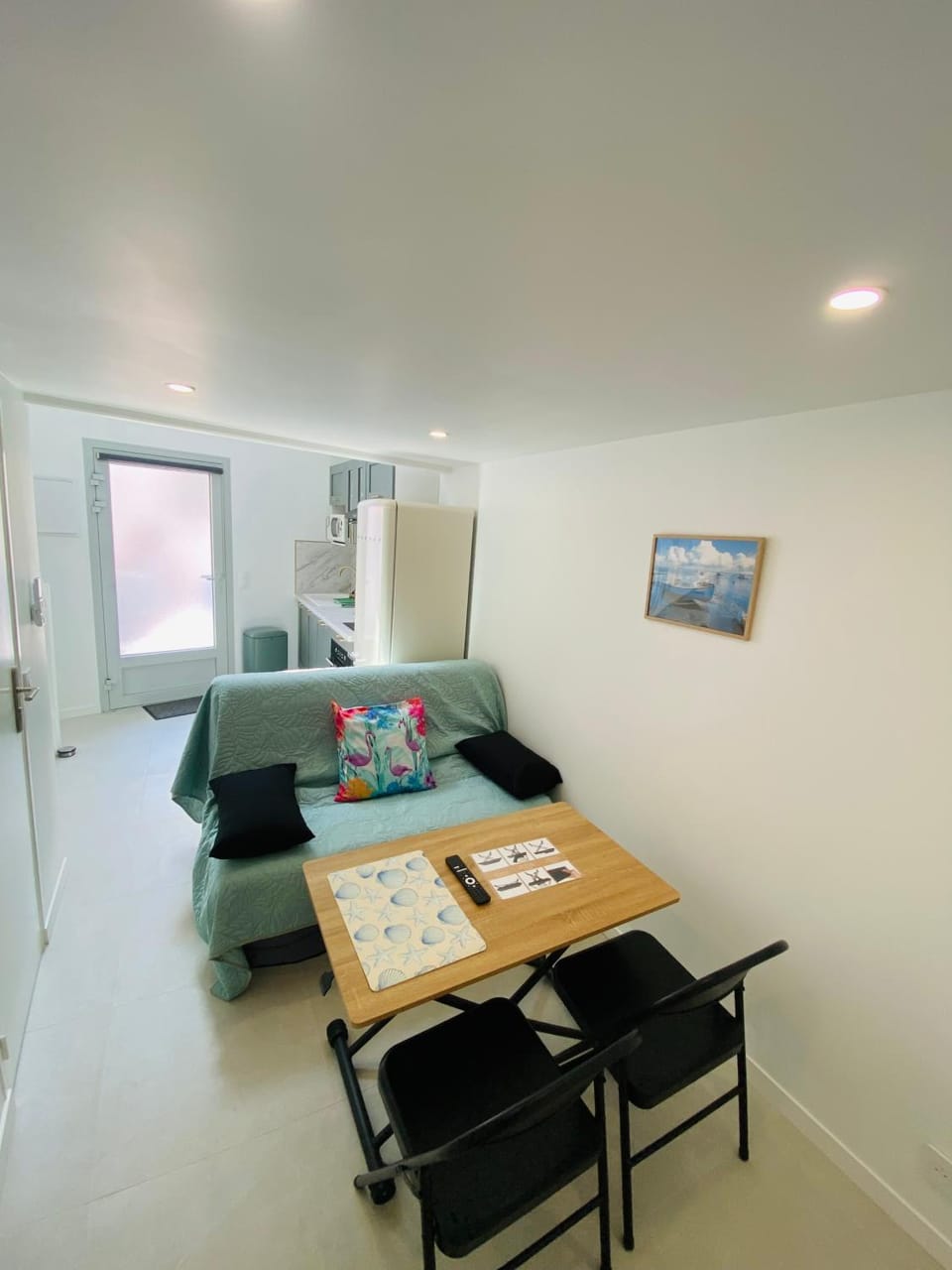 Seating area, Dining area