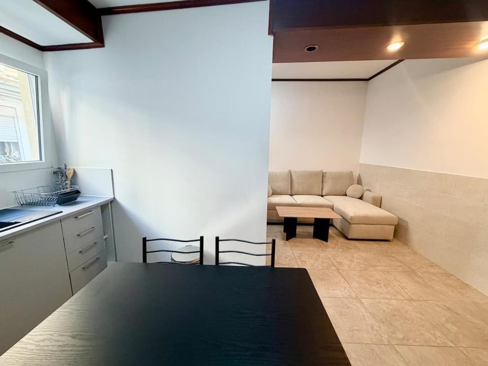 2 Pièces-Proche Plage-Climatisation Apartment in Menton