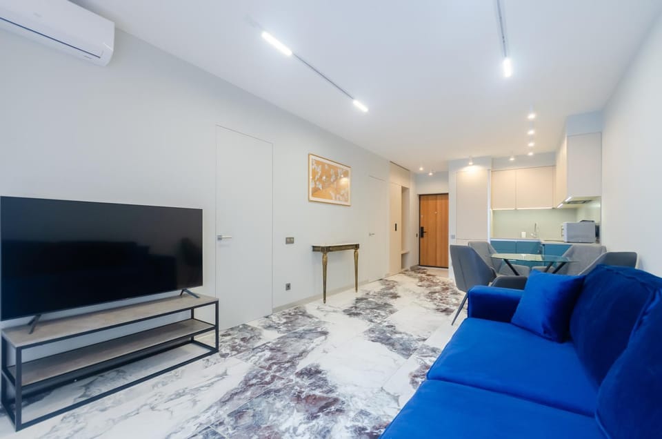 TV and multimedia, Living room, Seating area, air conditioner