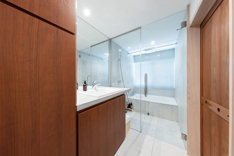 Bathroom, Bath
