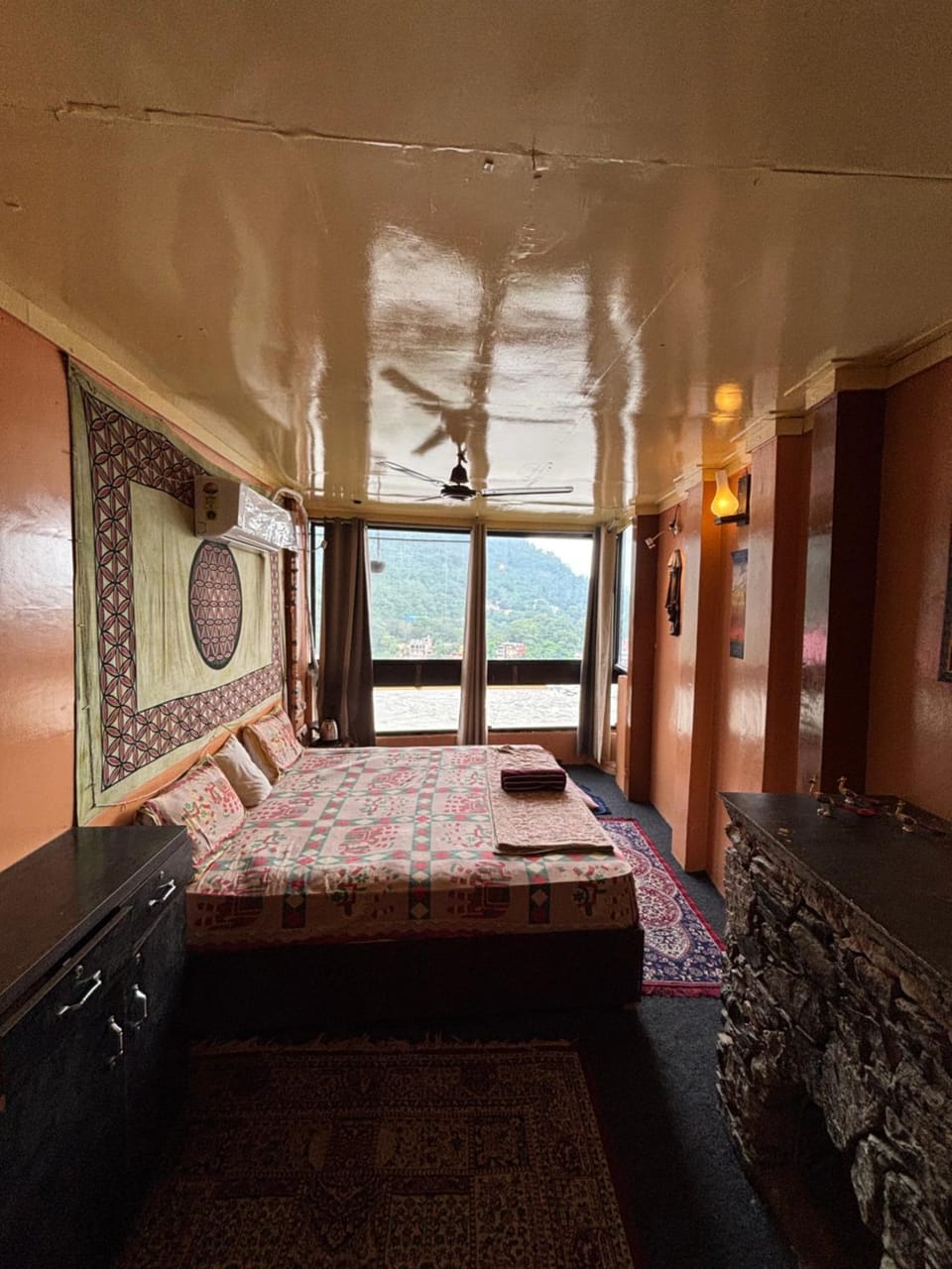 Om Guesthouse Bed and Breakfast in Rishikesh