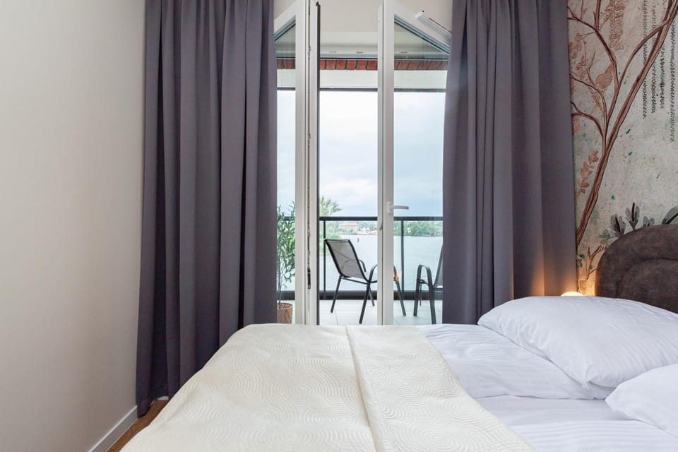 Bed, Natural landscape, Balcony/Terrace, Photo of the whole room, Bedroom