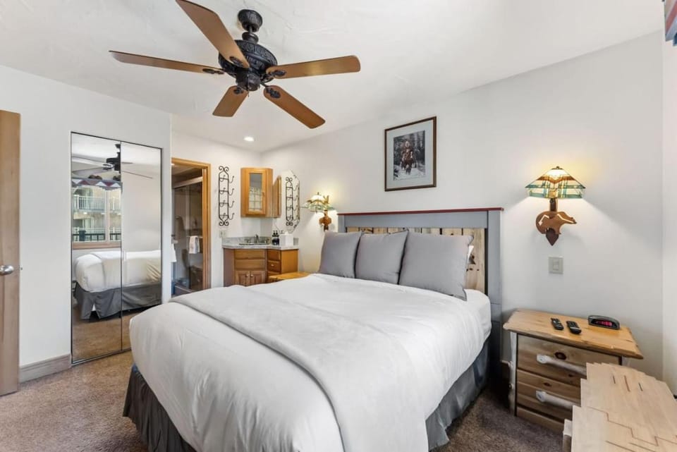 Lionshead Living Steps from Gondola Pool House in Vail