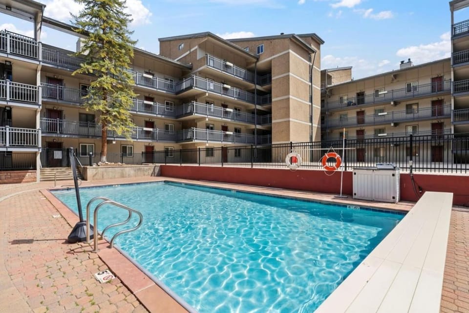 Lionshead Living Steps from Gondola Pool House in Vail