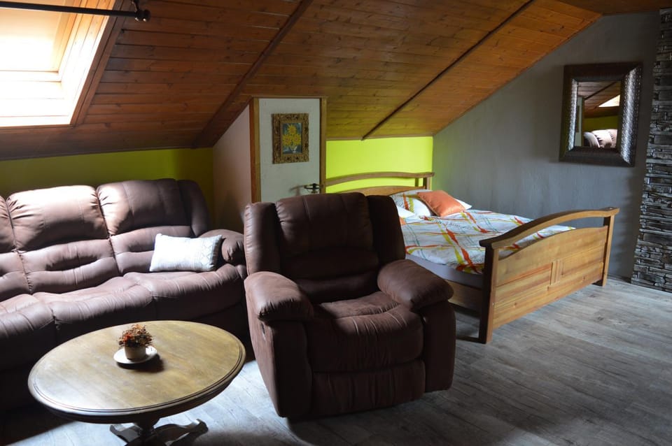 Bed, Living room, Photo of the whole room