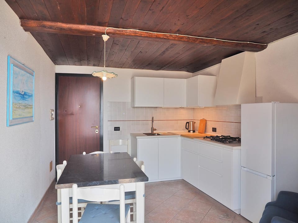 Kitchen or kitchenette, kitchen