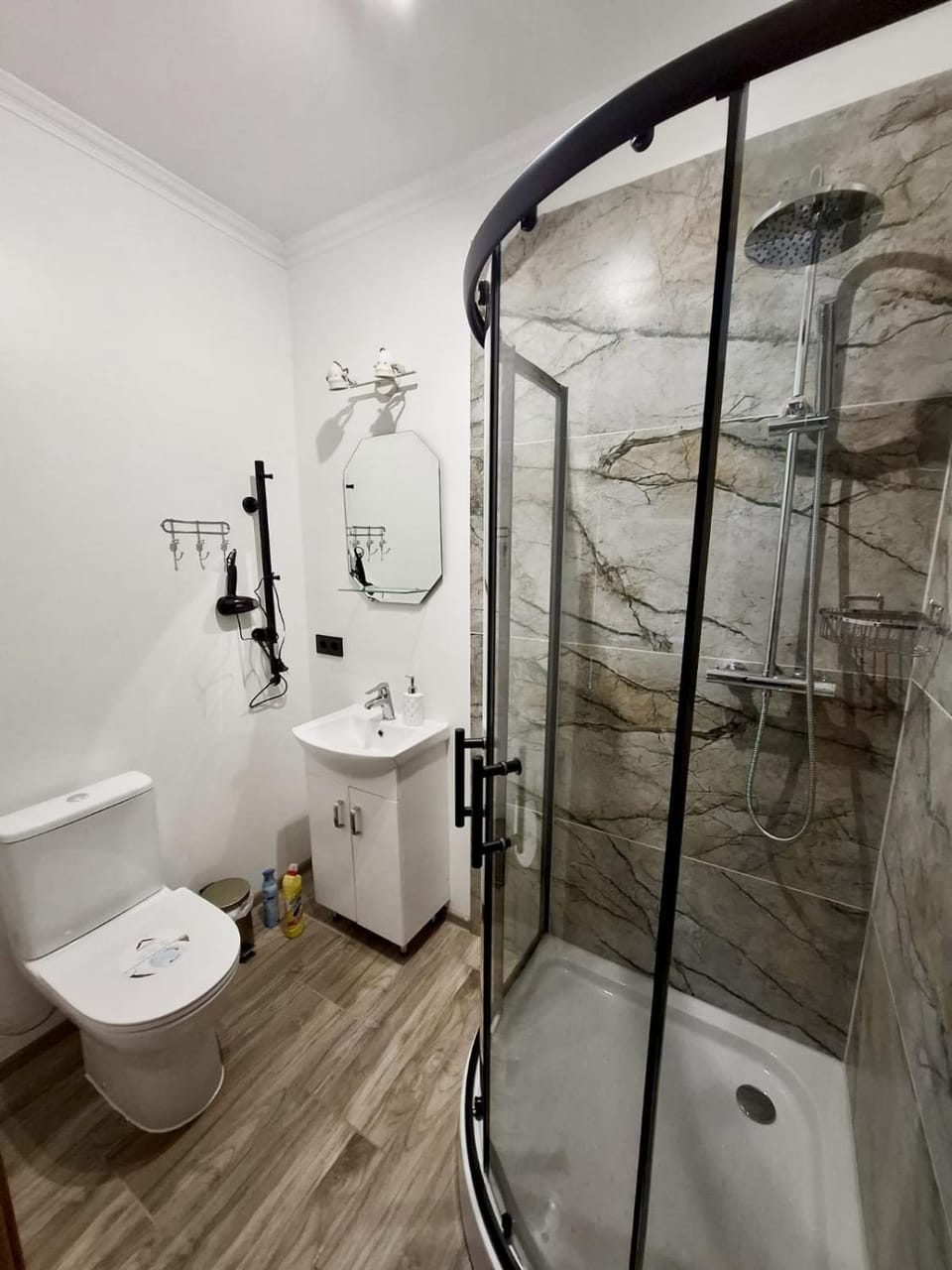 Shower, Toilet, Bathroom