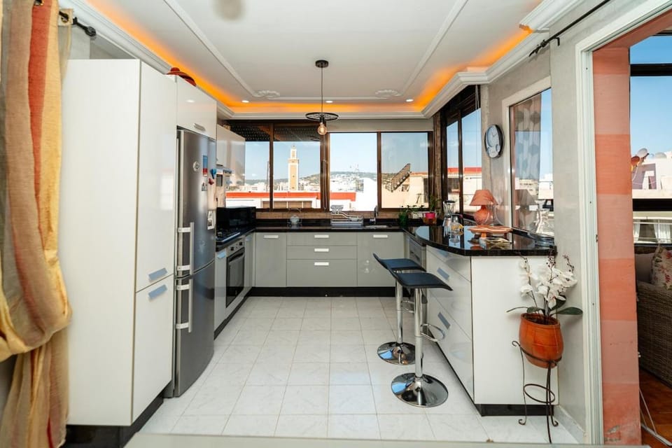 Panoramic Sea & City View, 3 Bedrooms Apartment in Tangier