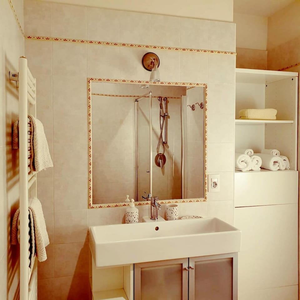 Casa Merenda - 3 bedrooms Apartment in Malcesine