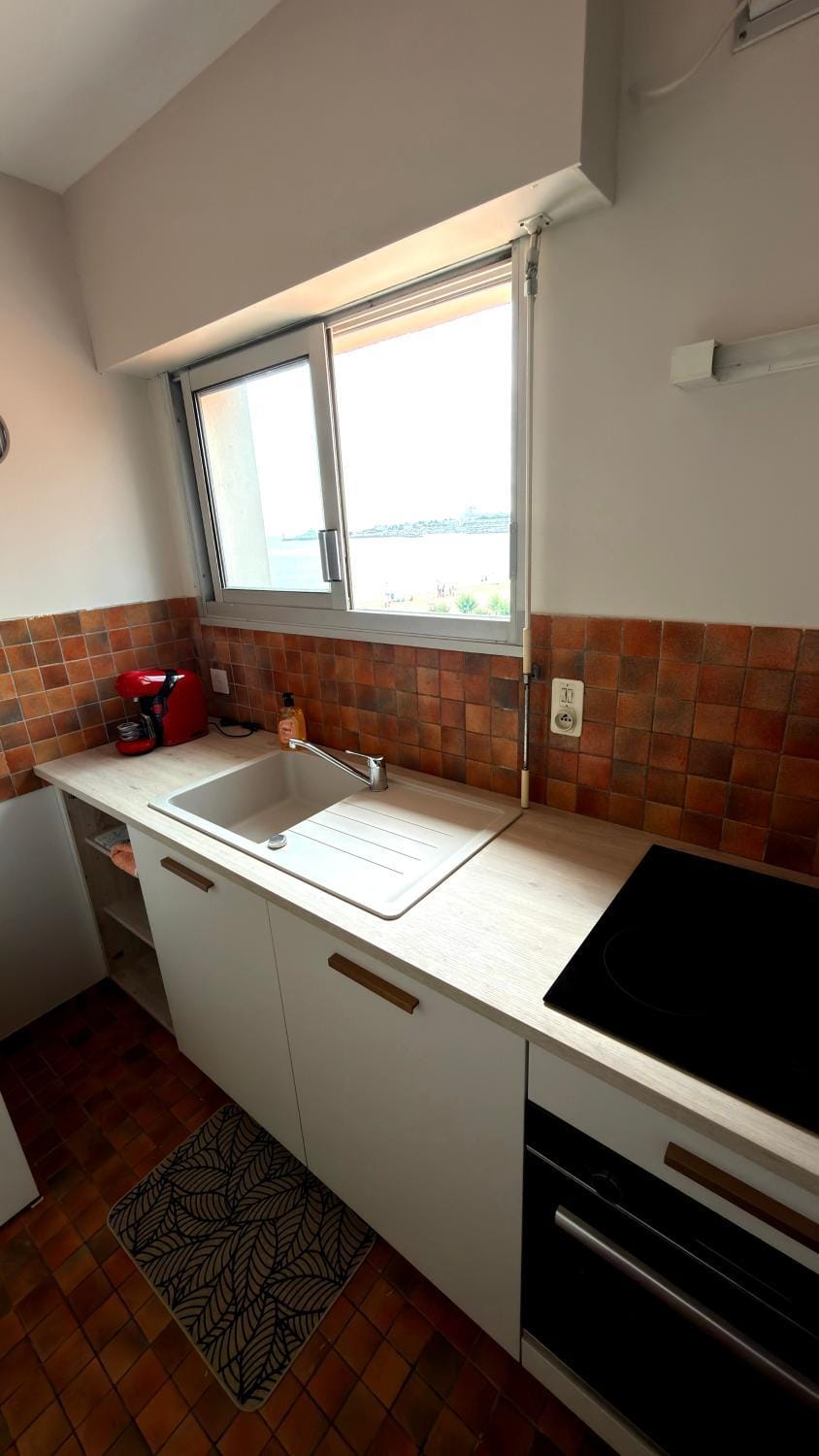 Kitchen or kitchenette, Living room
