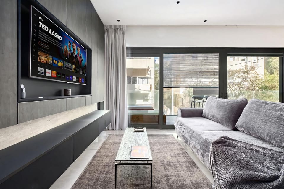 Vibrant Modern 2BR steps to the Beach by HolyGuest Apartment in Tel Aviv-Yafo