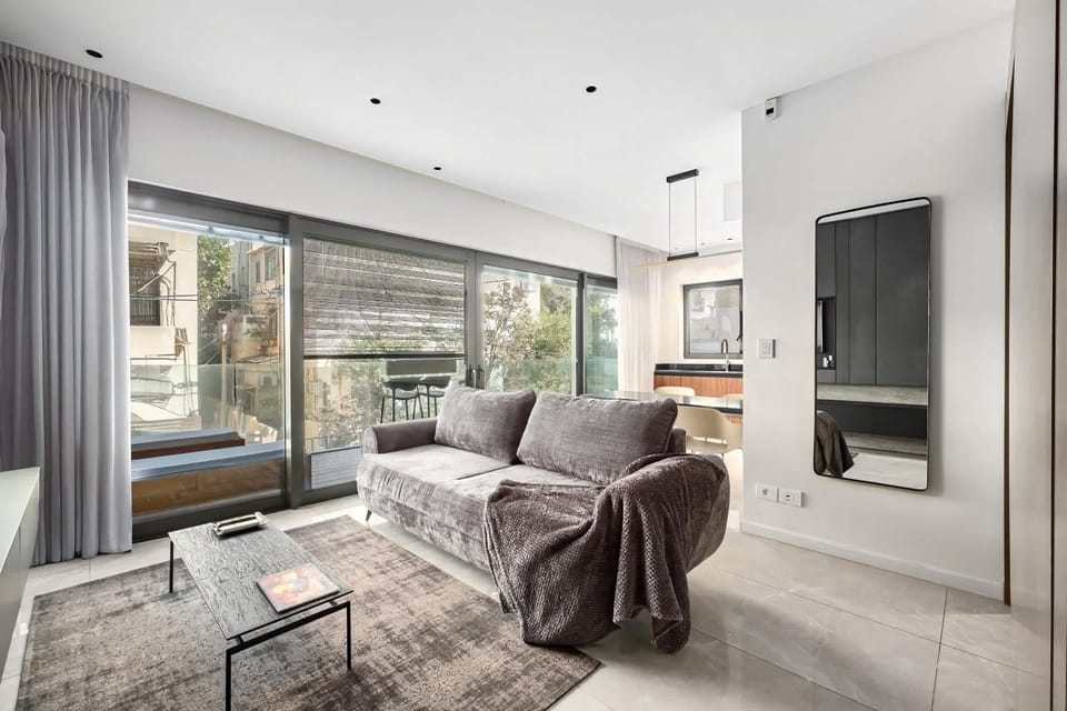 Vibrant Modern 2BR steps to the Beach by HolyGuest Apartment in Tel Aviv-Yafo