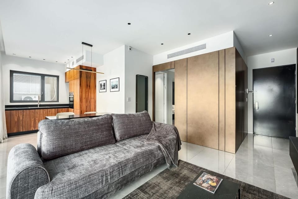 Vibrant Modern 2BR steps to the Beach by HolyGuest Apartment in Tel Aviv-Yafo