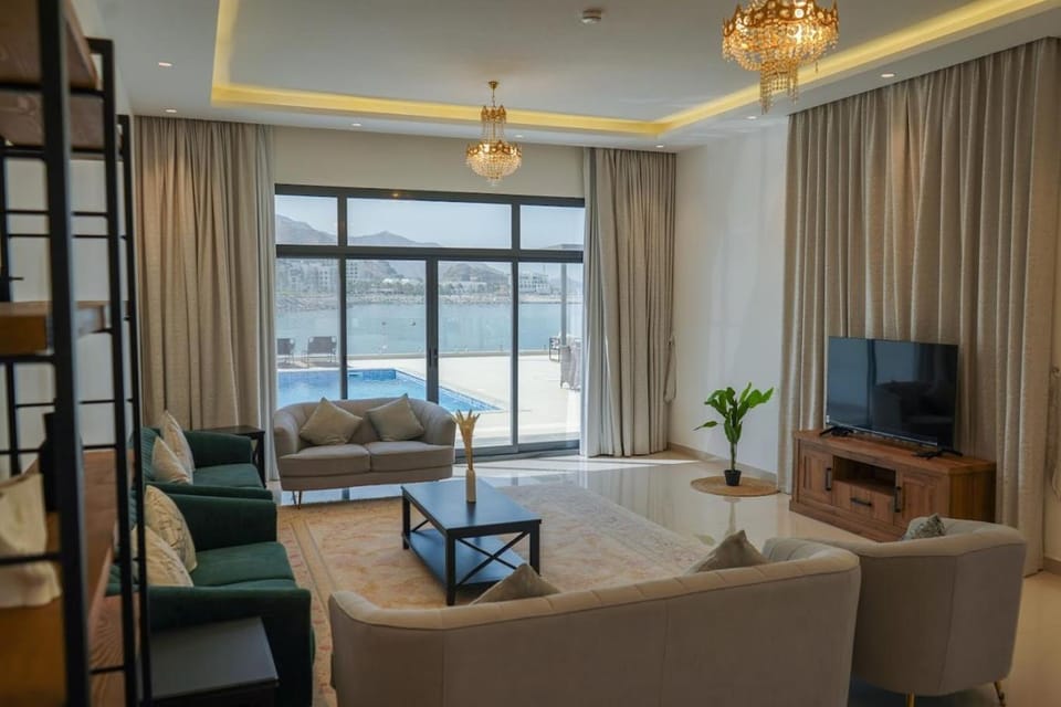 Living room, Sea view, Swimming pool