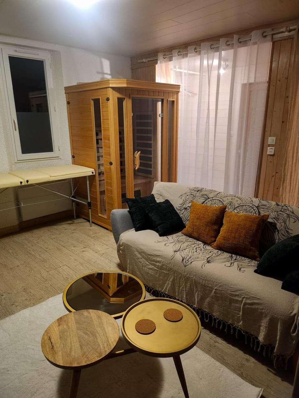 L'Oasis Sauna Détente 2pers Apartment in Île-de-France