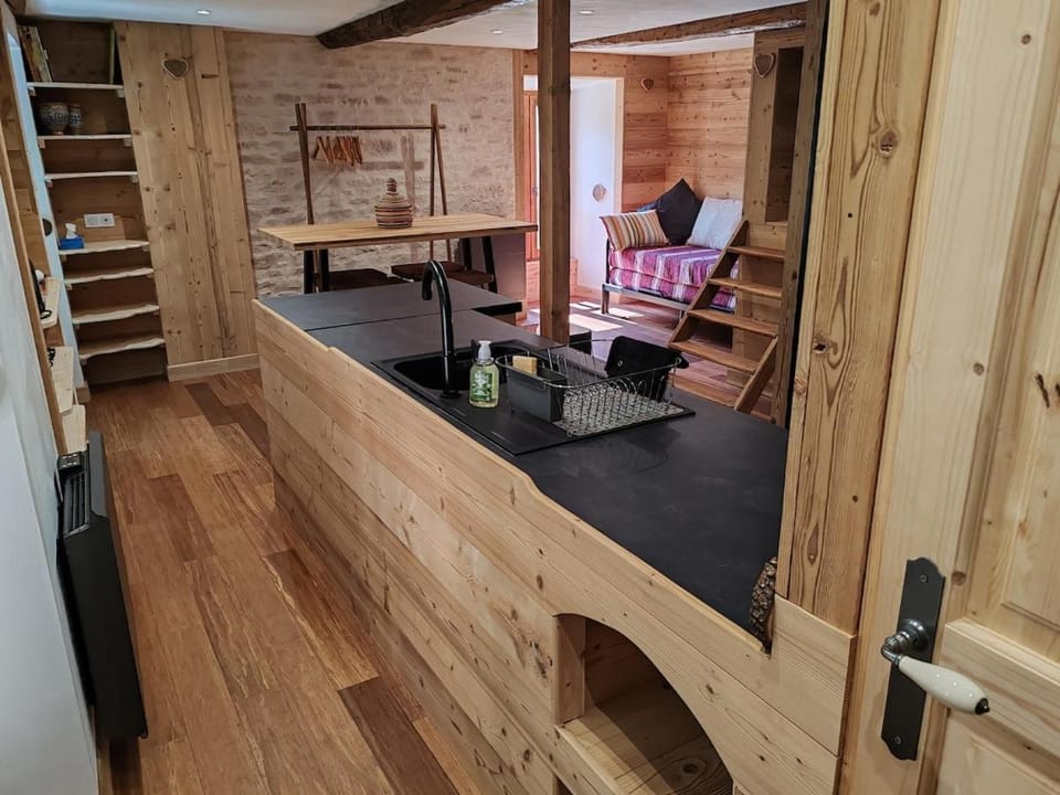 AppartT BoHo studio écolo tout équipé de 2024 Apartment in Saint-Étienne-de-Tinée