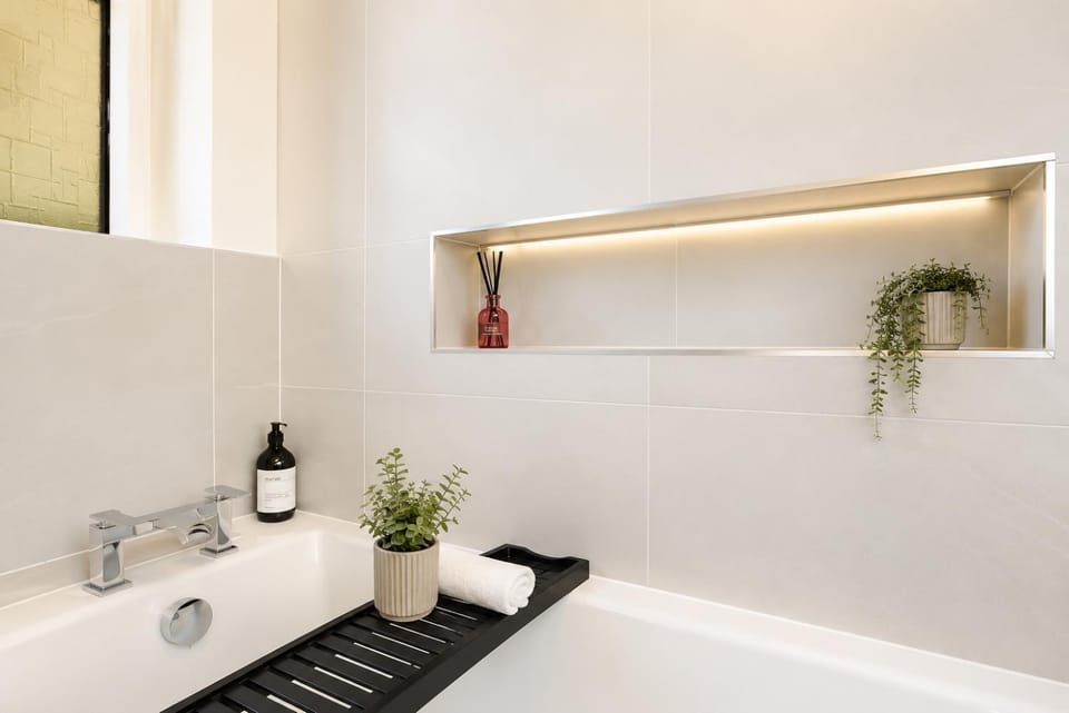 Bathroom, Bath, towels