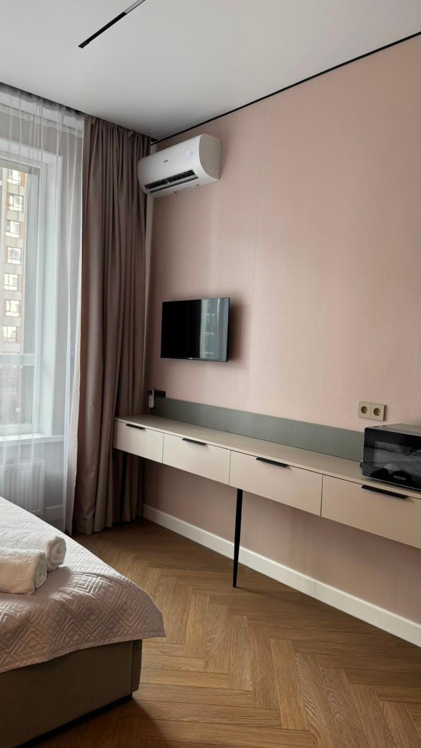 Communal lounge/ TV room, Bed, TV and multimedia, Photo of the whole room, Bedroom