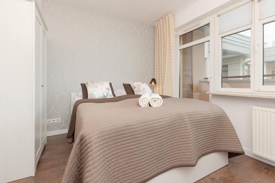 Bed, Photo of the whole room, Bedroom, internet, towels