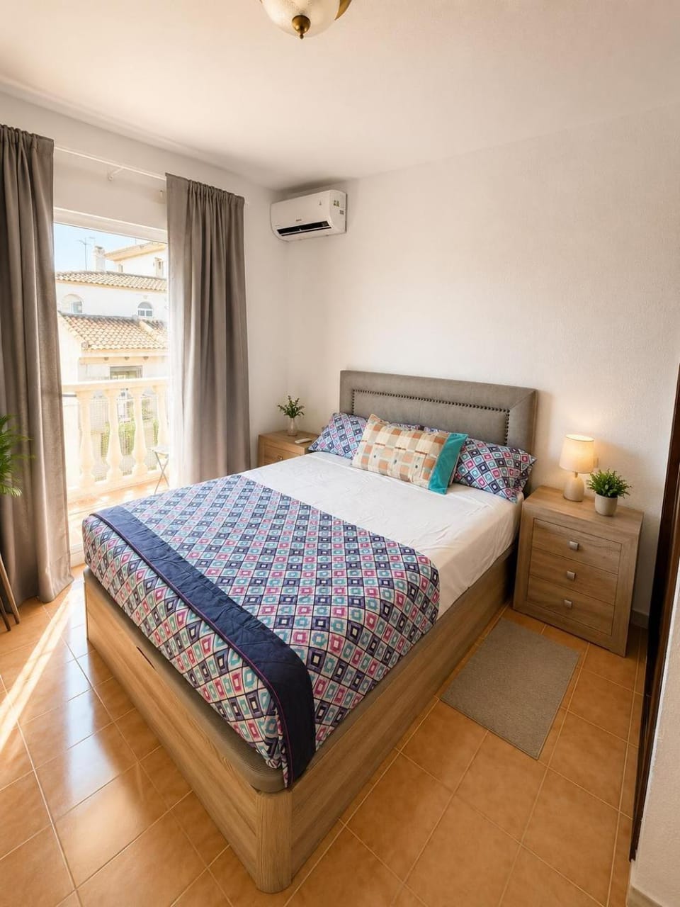London Pool Apartment in Torrevieja