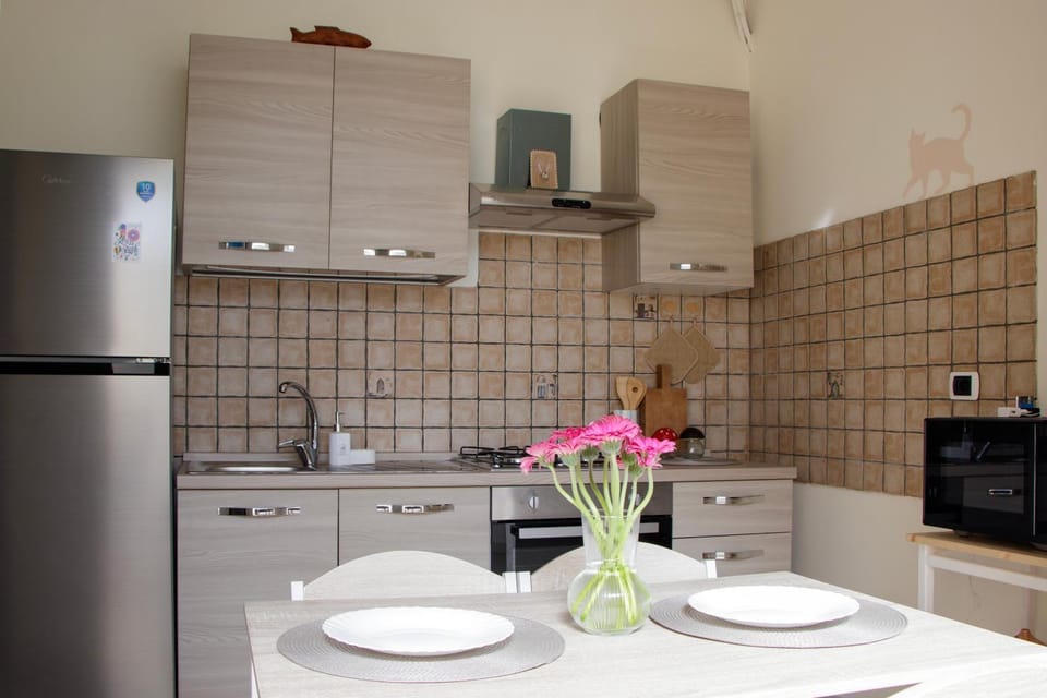 Kitchen or kitchenette, Breakfast, kitchen