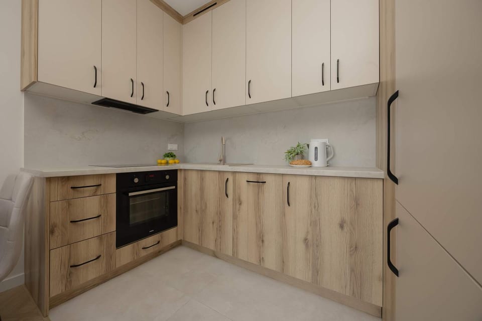 Kitchen or kitchenette, oven, stove