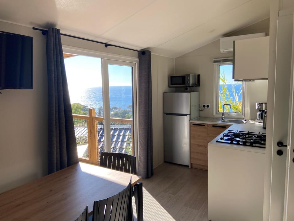 Mobil-Home Baia Campground/ 
RV Resort in Saint-Raphael