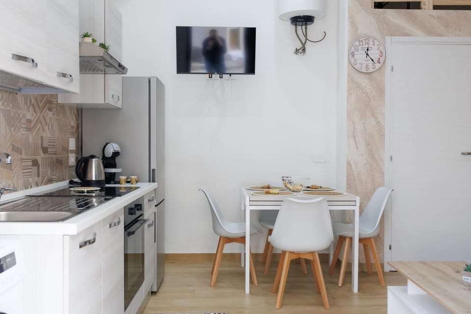 TV and multimedia, Kitchen or kitchenette, stove