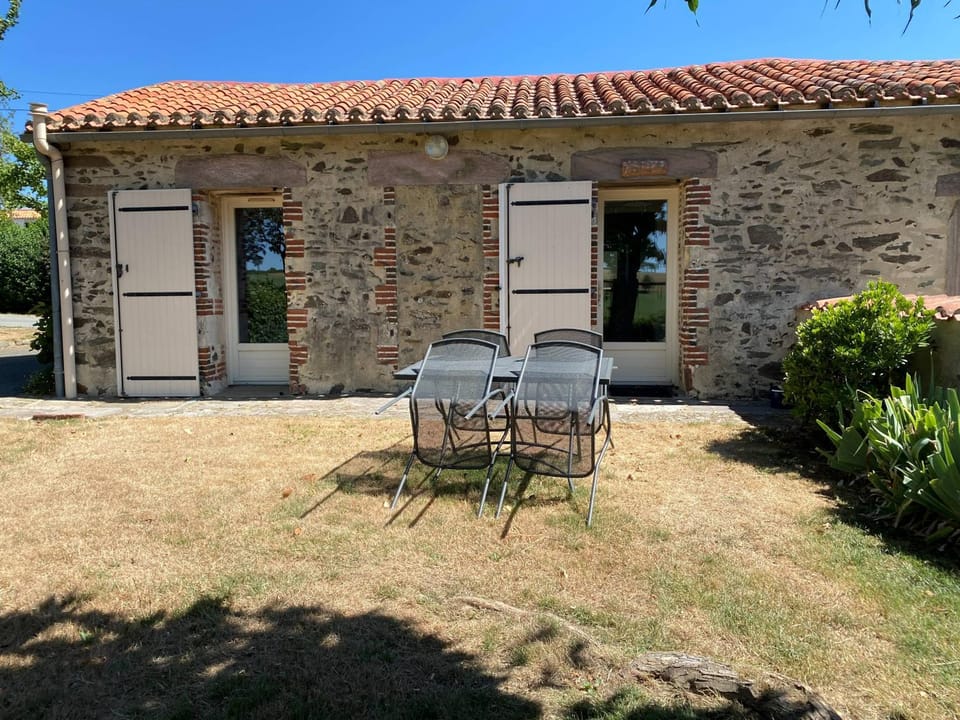 Dining area, Garden view
