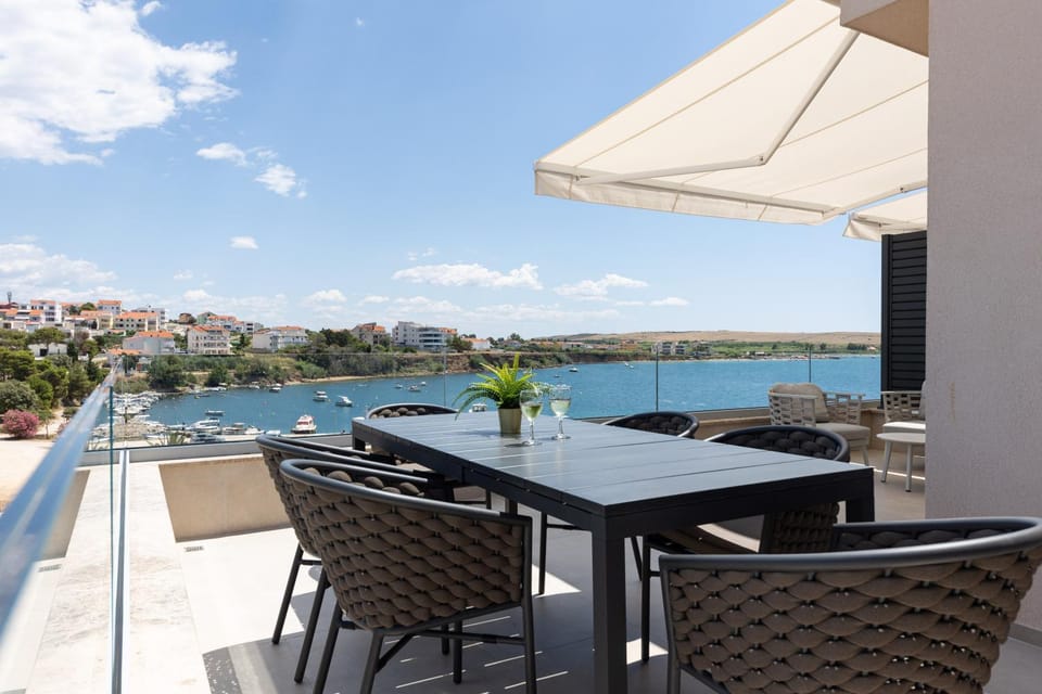 View (from property/room), Balcony/Terrace, Sea view