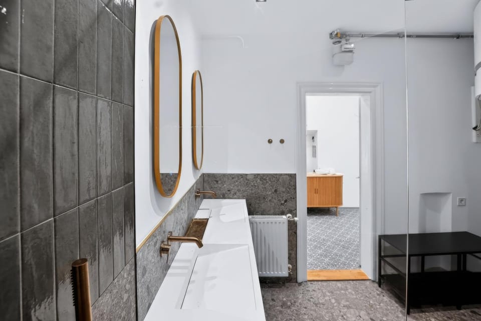 Spacious Vintage Loft with Modern Design Apartment in Innsbruck