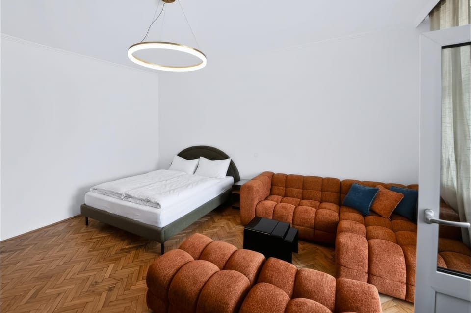 Spacious Vintage Loft with Modern Design Apartment in Innsbruck