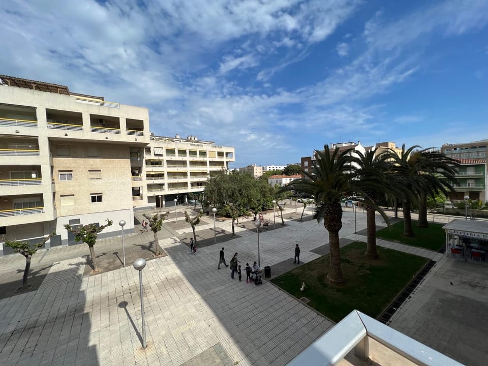 Day, Street view