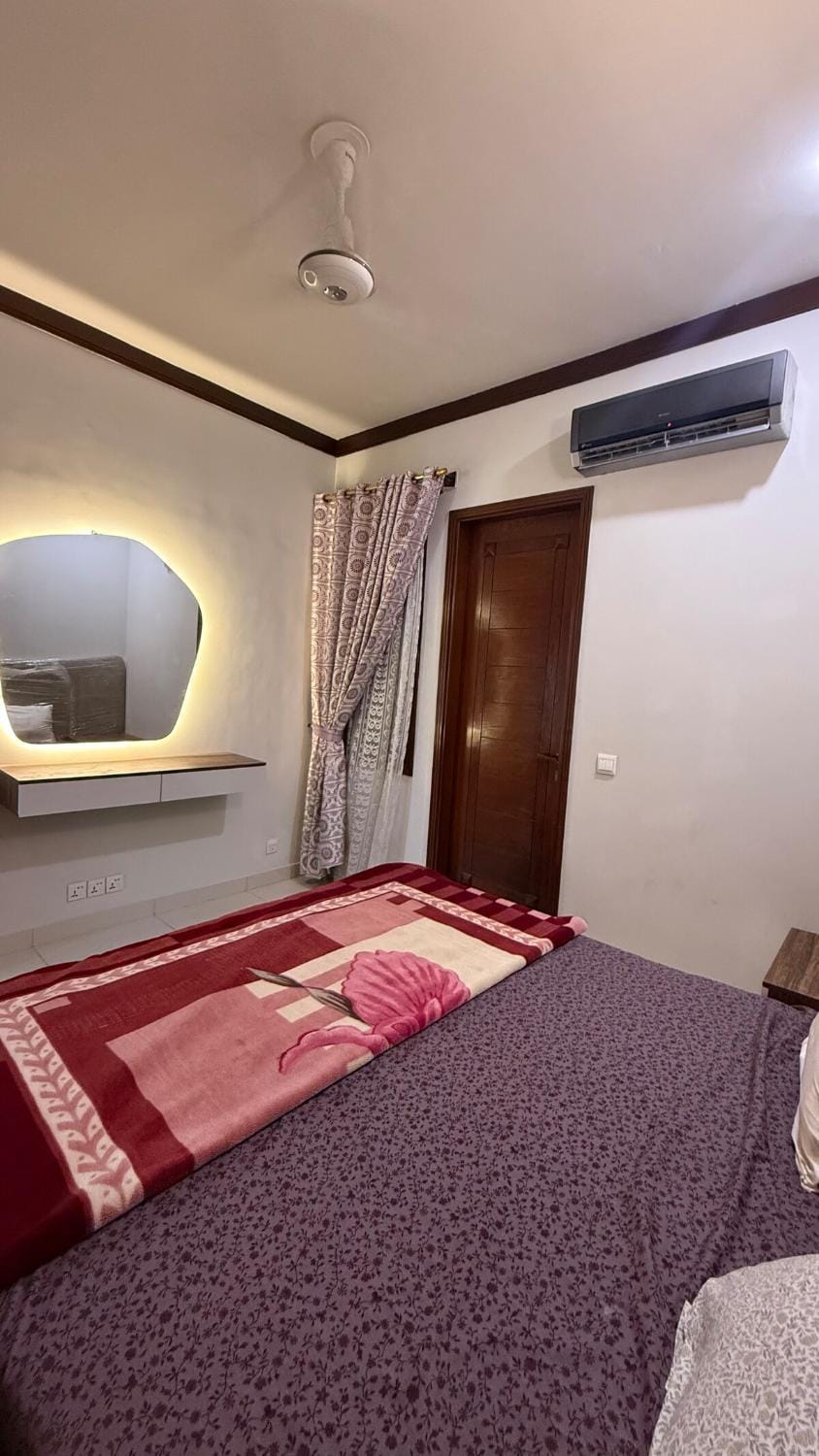 DHA luxuries Buliding House in Karachi
