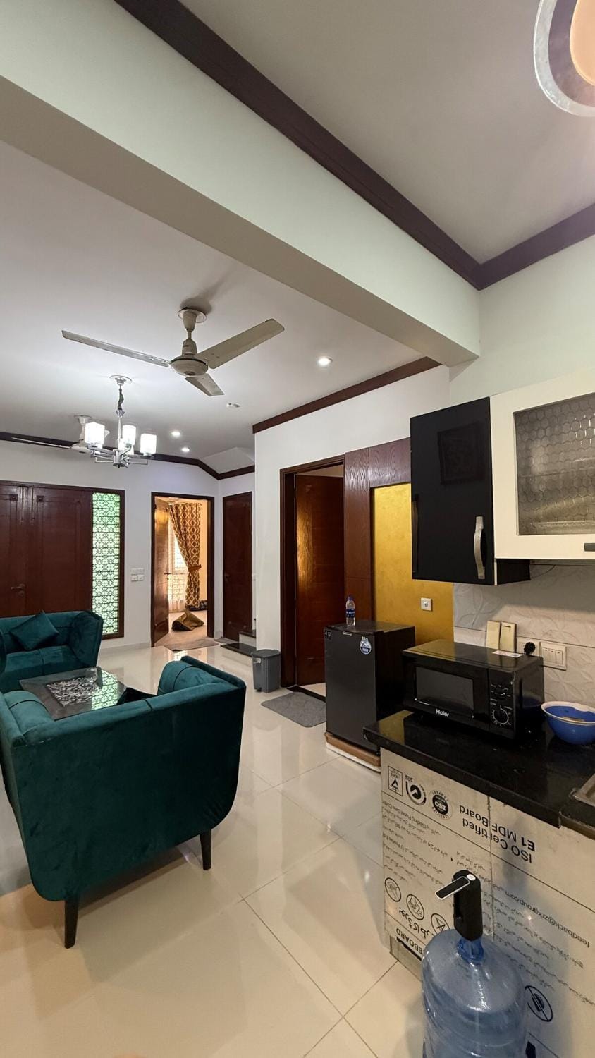 DHA luxuries Buliding House in Karachi