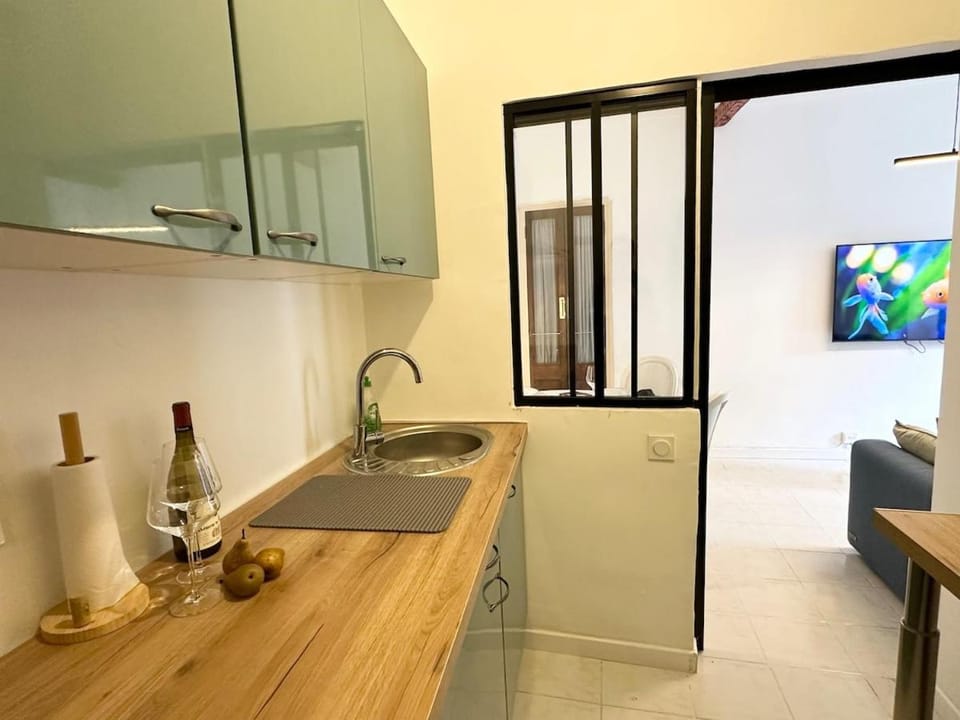 Cathedral View - Heart of Vieux Nice Apartment in Nice