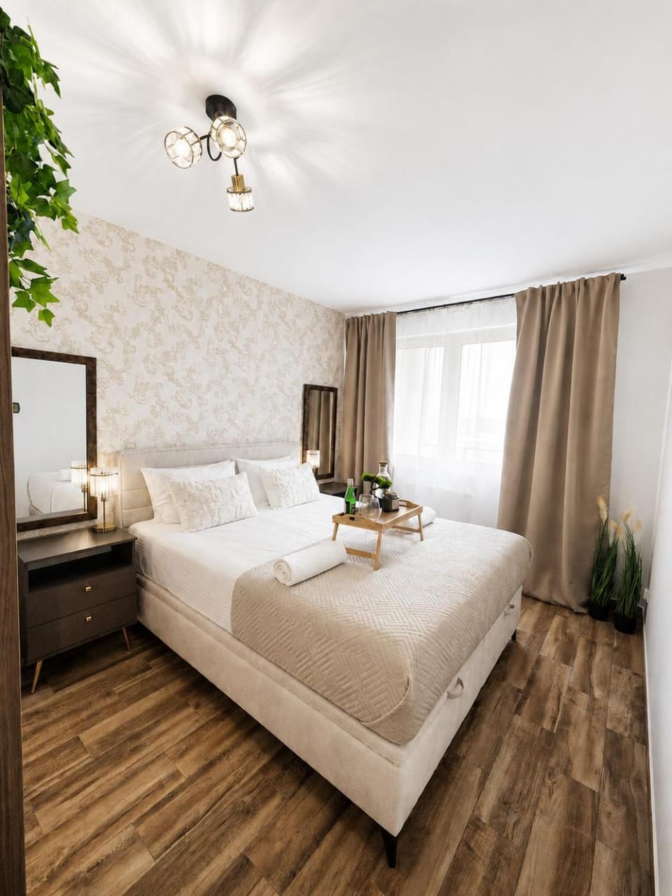 Bed, Photo of the whole room, Bedroom